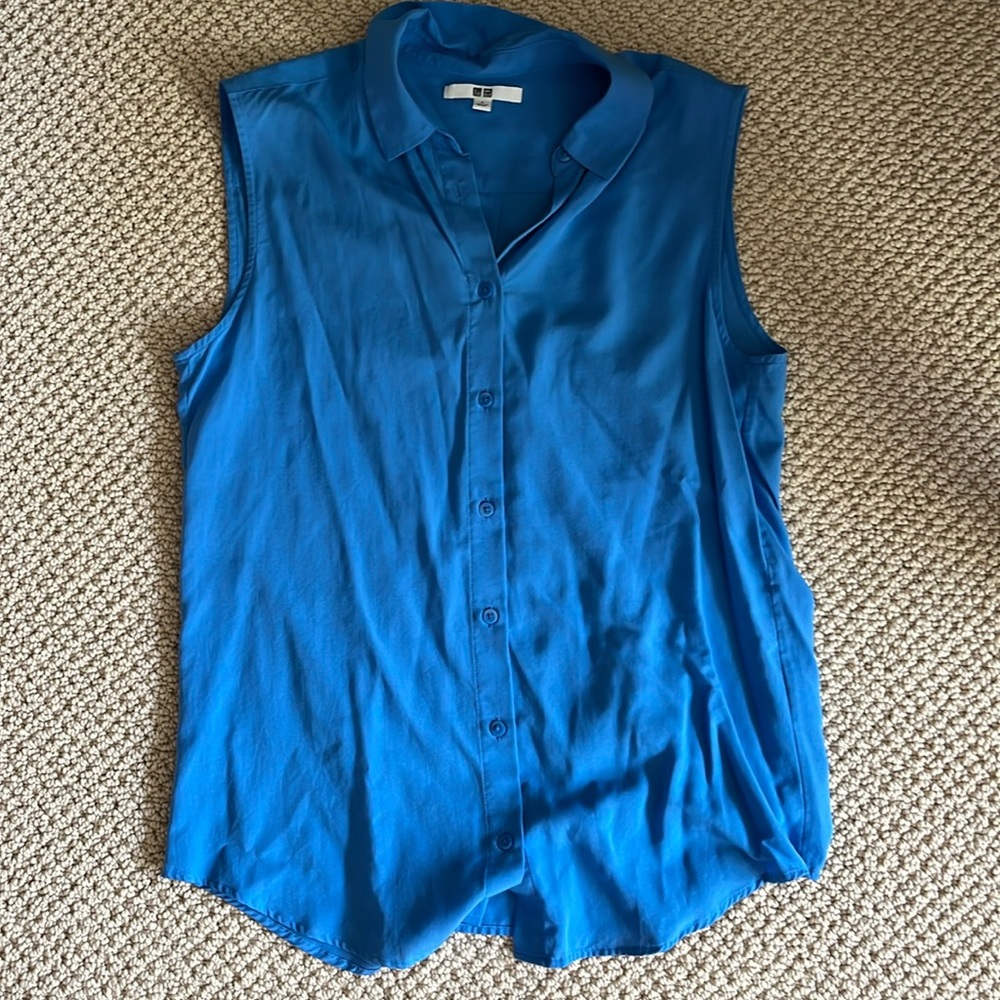 Uniqlo blue Rayon button up top